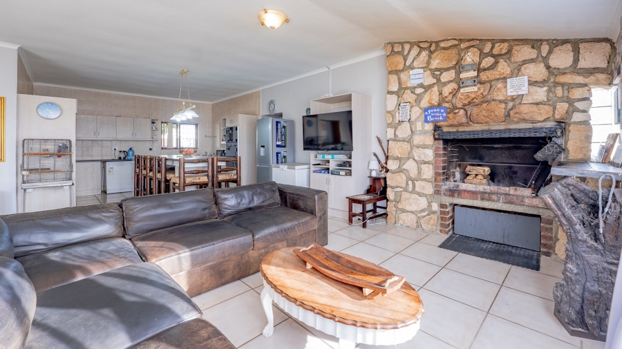 4 Bedroom Property for Sale in Struisbaai Western Cape
